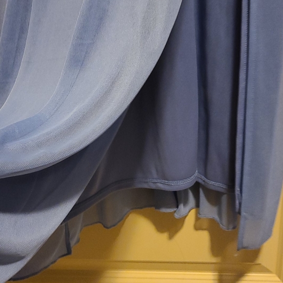 Blue gown - Picture 4 of 8